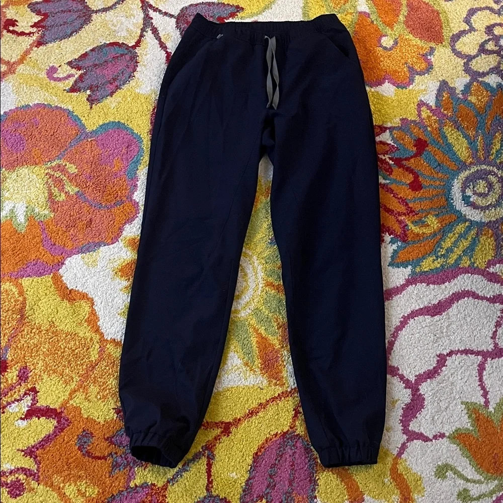 FIGS SCRUB JOGGERS SIZE SMALL MENS